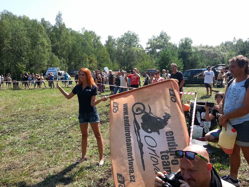 zajištění hostesky na Motokross Karvina